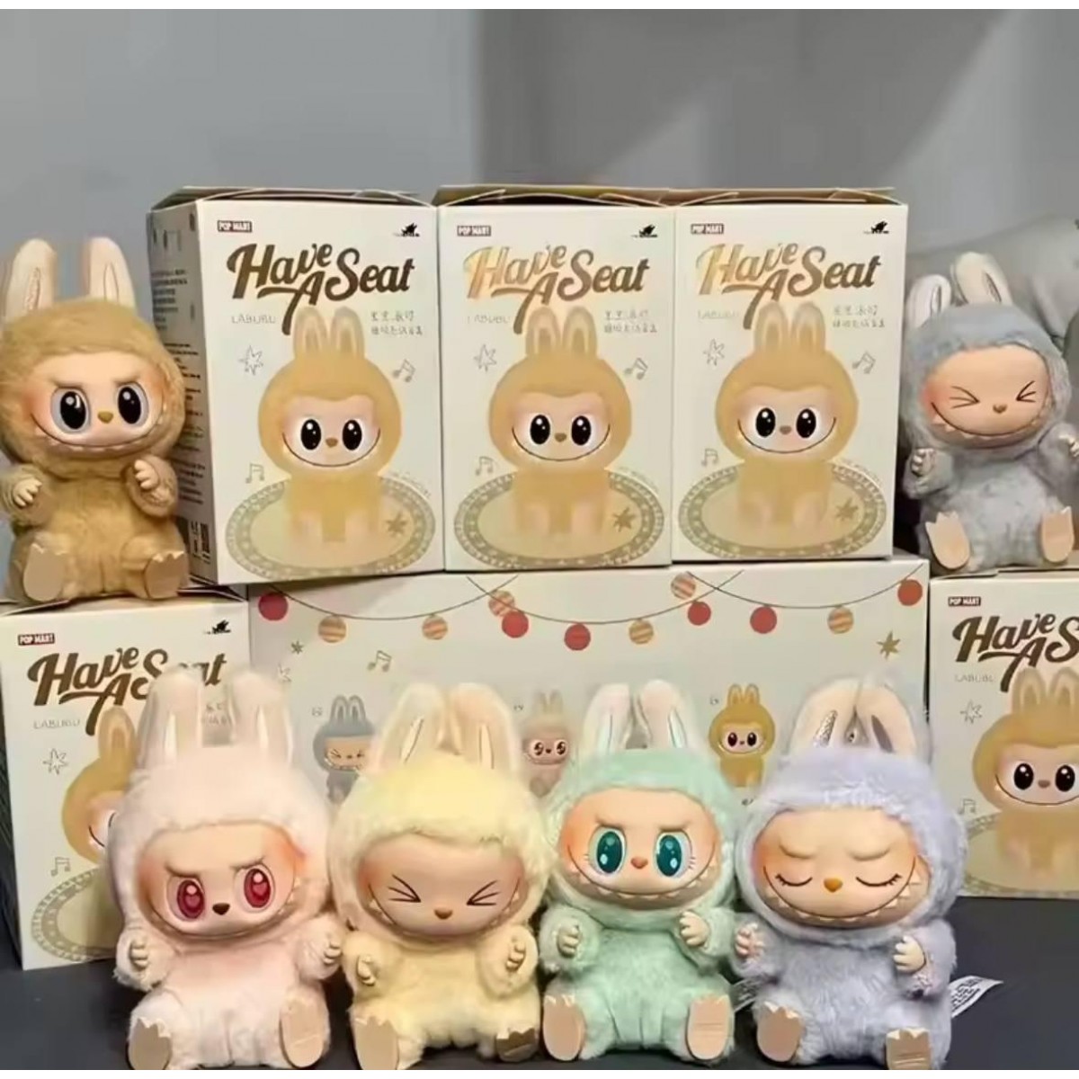 Игрушка-брелок Labubu Pop Mart Лабубу Have A Seat (цвет рандомный