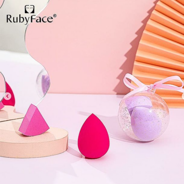 Спонж для макіяжу у футлярі 2 в 1 Ruby Face Спонж для макіяжу у футлярі 2 в 1 Ruby Face