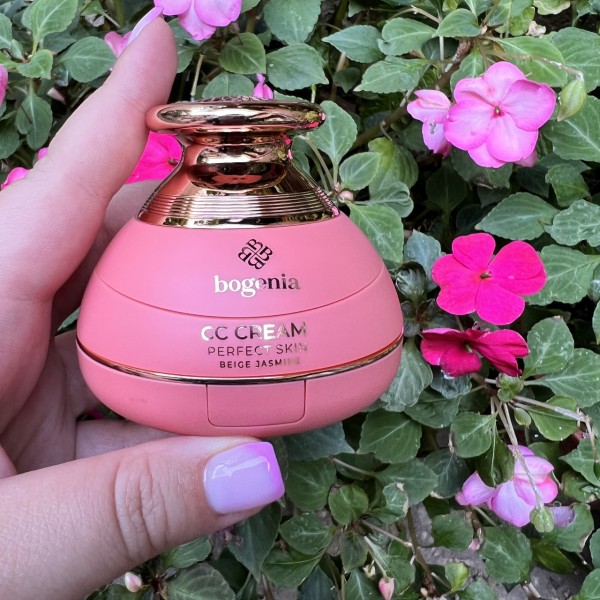 Зволожуючий тональний крем (кушон) Bogenia Velvet CC Cream BG601 - №4 (Biege Jasmine) Зволожуючий тональний крем (кушон) Bogenia Velvet CC Cream BG601 - №4 (Biege Jasmine)