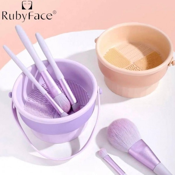 Силіконове відерце для миття пензликів та спонжів Ruby Face Силіконове відерце для миття пензликів та спонжів Ruby Face